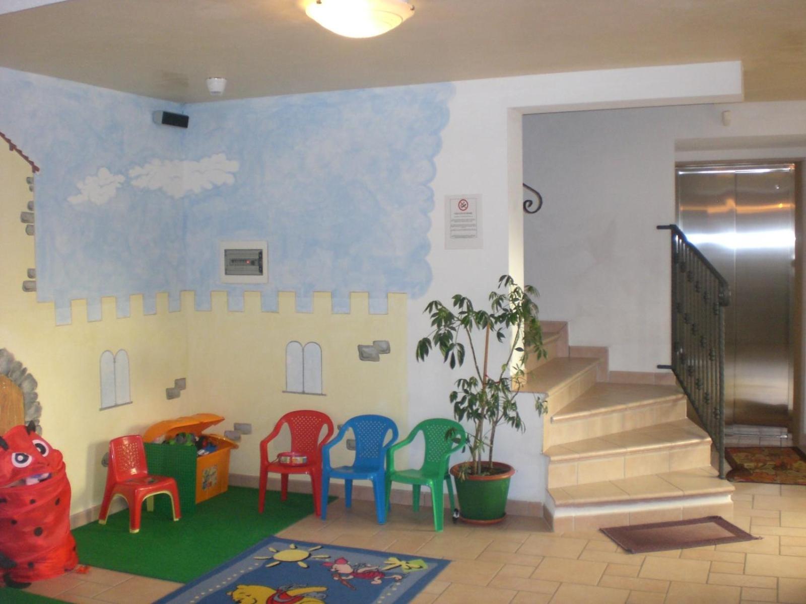 Albergo Pensione Serenetta Варена Экстерьер фото