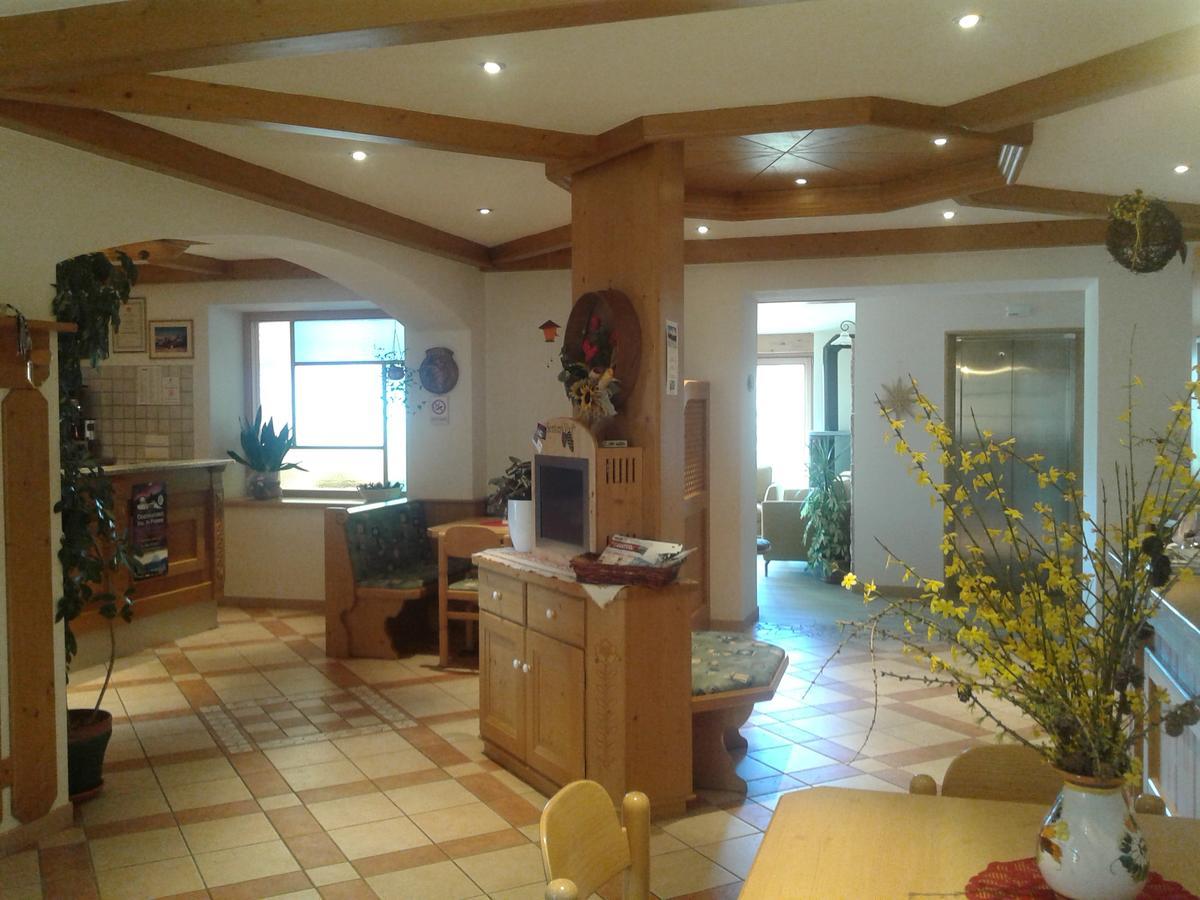 Albergo Pensione Serenetta Варена Экстерьер фото